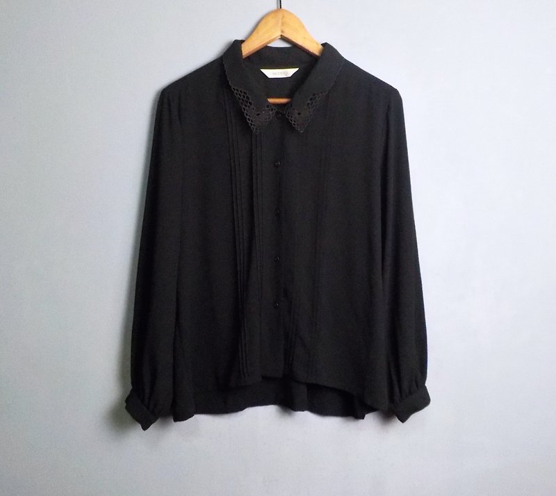 FOAK vintage pure black cool chiffon carved collar shirt - เสื้อเชิ้ตผู้หญิง - วัสดุอื่นๆ 
