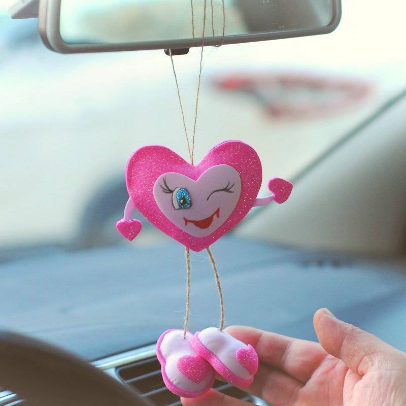 Funny ornament heart. Pink car decor. Hanging car mirror decor. Car accessories - ตุ๊กตา - วัสดุกันนำ้ สึชมพู