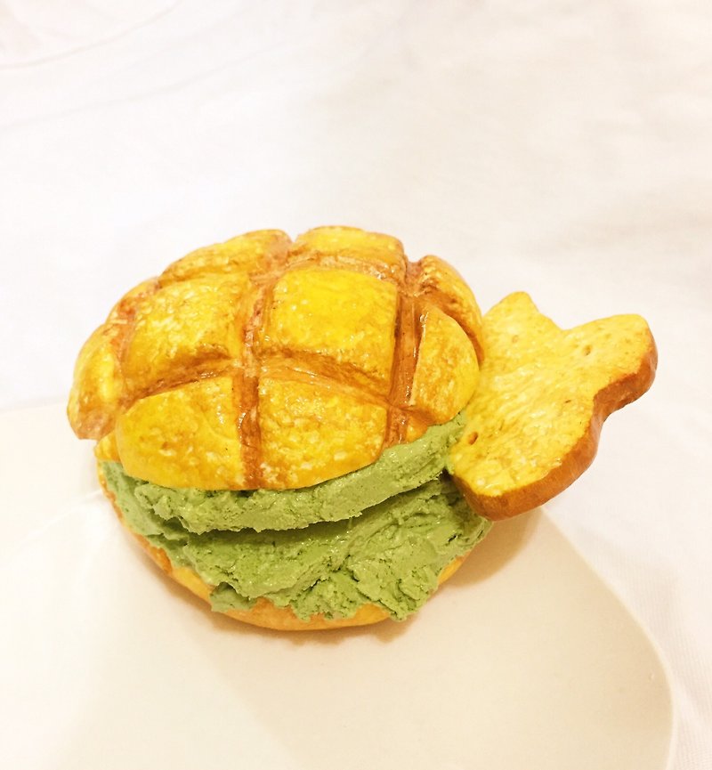 Super delicious pineapple bread matcha ice cream key ring (magnet can be changed) (size can be customized) ((Random gift for random gifts over 600)) - Keychains - Clay Multicolor
