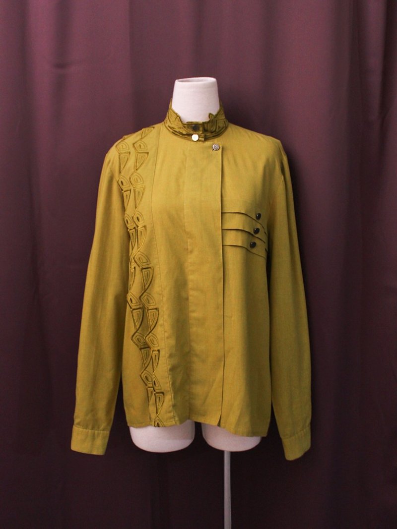Vintage European Special Cut Embroidery Olive Yellow Cotton Long Sleeve Vintage Shirt Vintage Blouse - เสื้อเชิ้ตผู้หญิง - ผ้าฝ้าย/ผ้าลินิน สีกากี