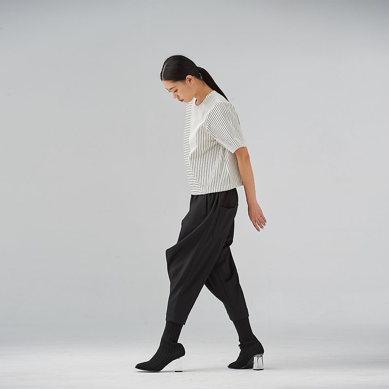 Black cut-detailed cropped tapered pants - เสื้อสูท/เสื้อคลุมยาว - ขนแกะ สีดำ