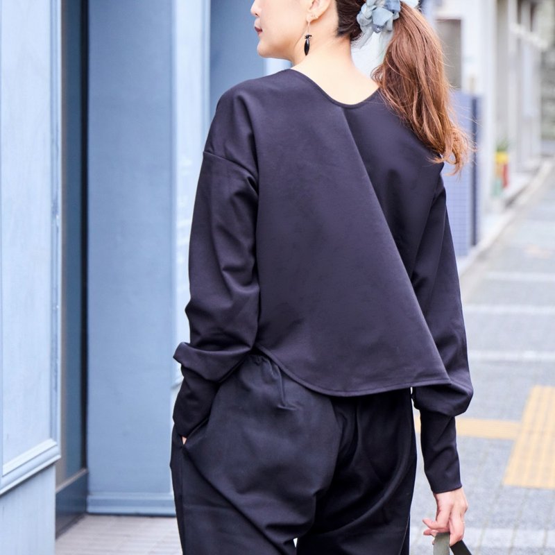 如襯衫般優雅俐落、每天都能依賴的高質感上衣 | 黑色 - 女上衣/長袖上衣 - 其他材質 