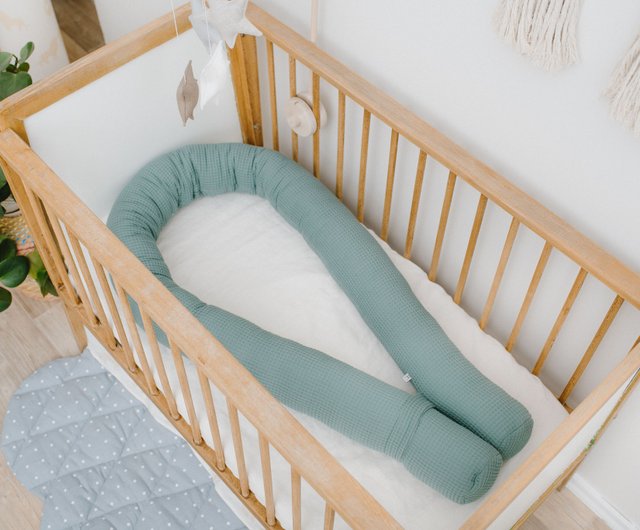 Baby store pillow bumper