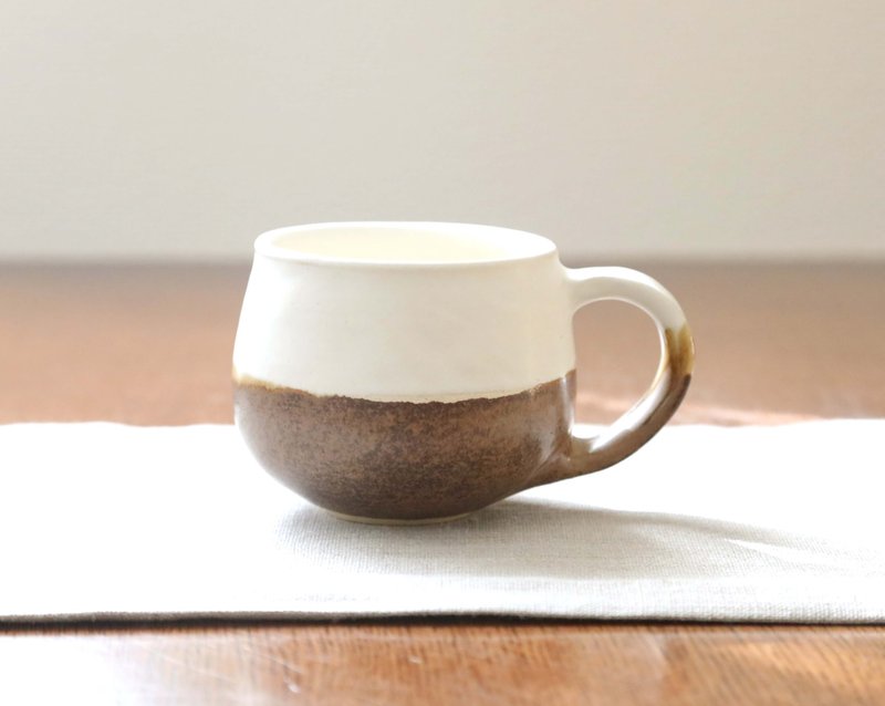 白茶の釉薬 ほっこりかけ分けマグカップ １ - 咖啡杯/馬克杯 - 陶 咖啡色
