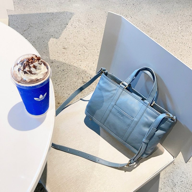 Passion Good Handbag Serenity Blue Handbag/Shoulder/Crossbody - กระเป๋าแมสเซนเจอร์ - หนังแท้ สีน้ำเงิน