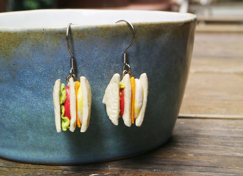 [Come a breakfast] Cheese egg sandwich earrings - Earrings & Clip-ons - Clay Multicolor
