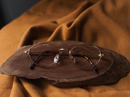 河水山 金沙弧線三角簍空橢圓形細框金屬鏡框古董眼鏡 Italy/glasses