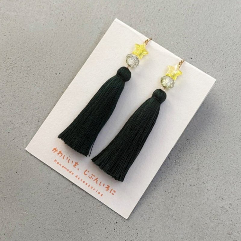 オミナエシイヤリング - 耳環/耳夾/耳骨夾 - 繡線 綠色