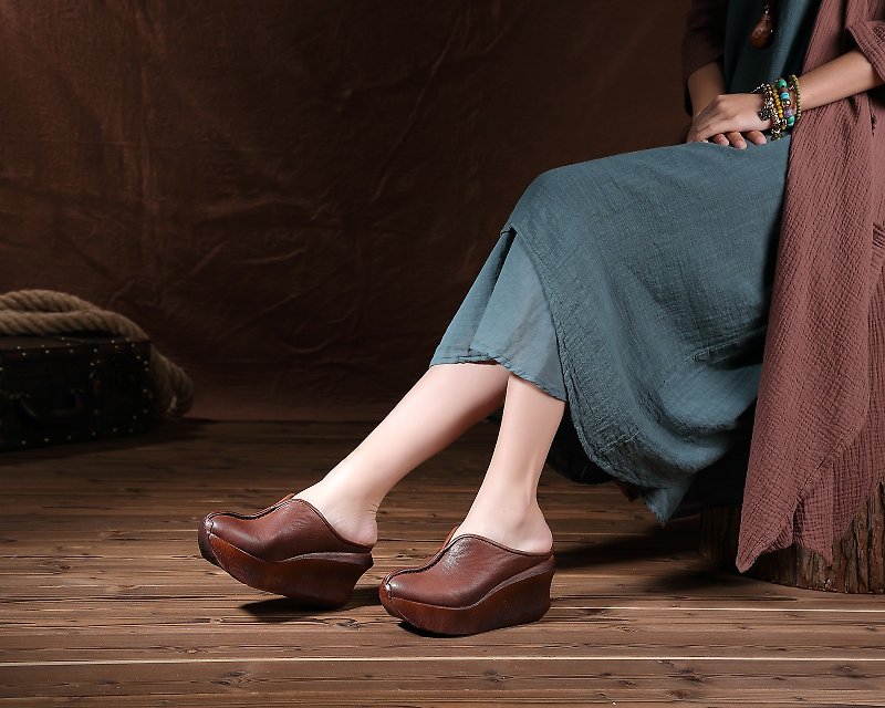 Womens Handmade Retro Leather Platforms Wedges Slippers Red/Coffee - รองเท้าแตะ - หนังแท้ สีนำ้ตาล