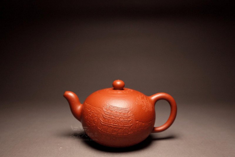 [Lion Playing Arhat] Cheng Gang, a national treasure-level pottery carving master, carved Huanglong Mountain Zhuni Dahongpao 290cc - Teapots & Teacups - Pottery Red