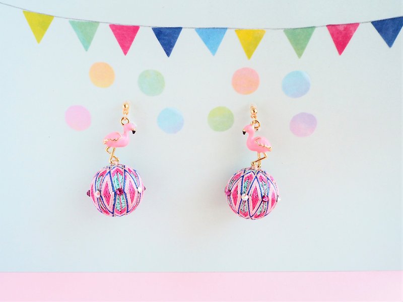 tachibanaya Flamingo Ball Japanese TEMARI earrings Pink mint-green - ピアス・イヤリング - 刺しゅう糸 ピンク