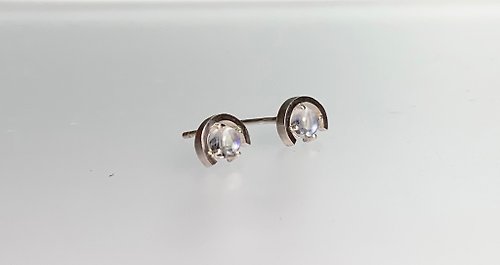 yuting jewellery 純銀天然月光石半月耳環-一對/可改夾