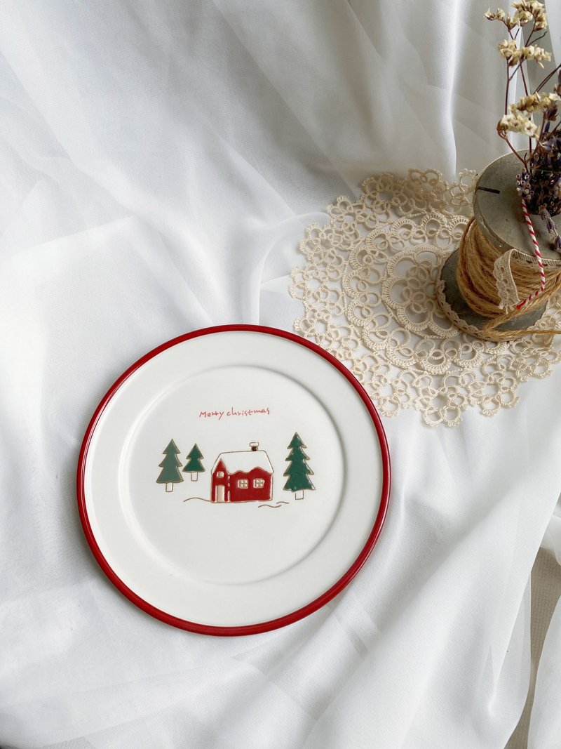 [Good Day Finds] A charming red cottage with a snowy scene, imported from Korea, perfect for a Christmas gift. - Plates & Trays - Porcelain White