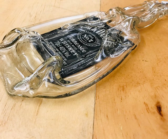 ジャックダニエルのオーナメント（旗）２枚です。 Amazon.co.jp: リアル・フラッグ 旗 JACK DANIEL'S ジャック
