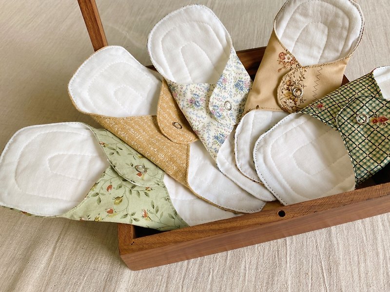 Cloth sanitary napkin daily panty liner set of five - ของใช้ส่วนตัวผู้หญิง - ผ้าฝ้าย/ผ้าลินิน 