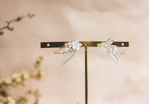 KL珂蘿花設計 雪精靈 透明系翅膀耳針耳夾