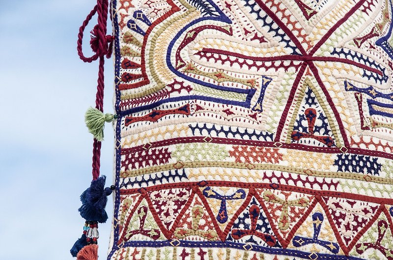 Hand embroidered side backpack ethnic style bag bohemian shoulder bag boro embroidered bag-prairie scenery - กระเป๋าแมสเซนเจอร์ - ผ้าฝ้าย/ผ้าลินิน หลากหลายสี