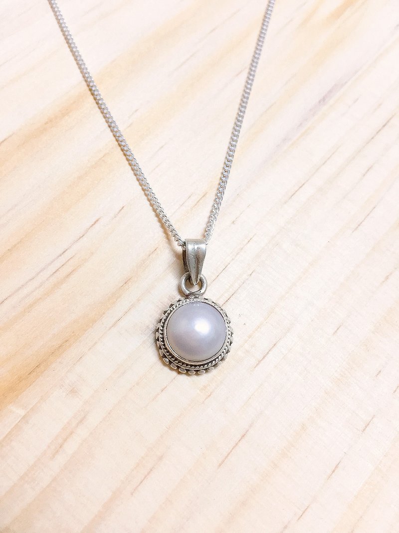 Pearl Pendant Handmade in Nepal 92.5% Silver - สร้อยคอ - เครื่องเพชรพลอย 
