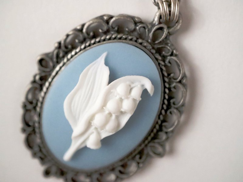 Cameo Necklace Lily of the valley Lily of the valley Lily of the valley Lily of the valley Virgin Mary pure neat light blue blue