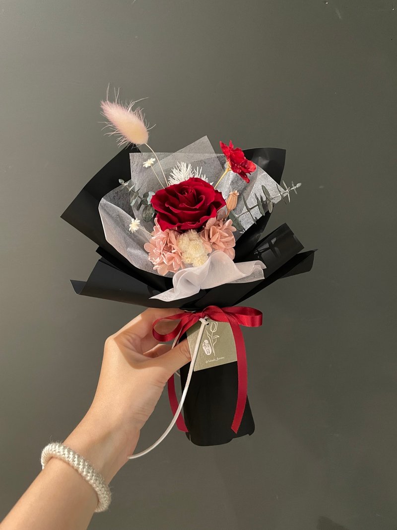 【客製化】單朵永生玫瑰花束 永生花束 永生花禮 初日花藝 - 乾燥花/永生花 - 植物．花 