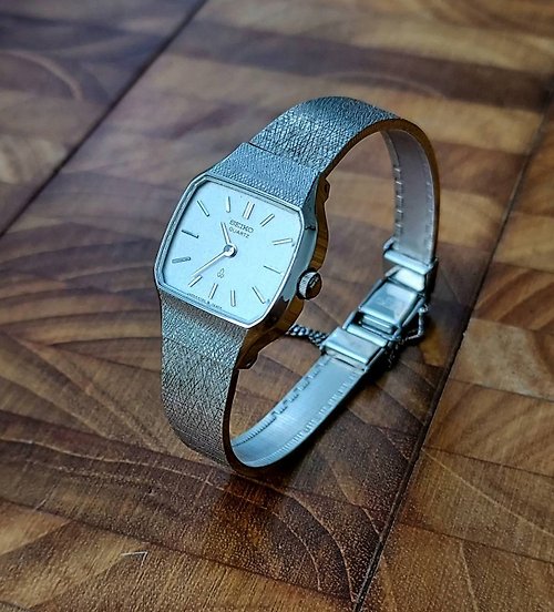 昨日好物 • yesterday nicethings 1970年代女款SEIKO方形手鐲式古董老機械錶 昭和手鏈手捲式腕時計