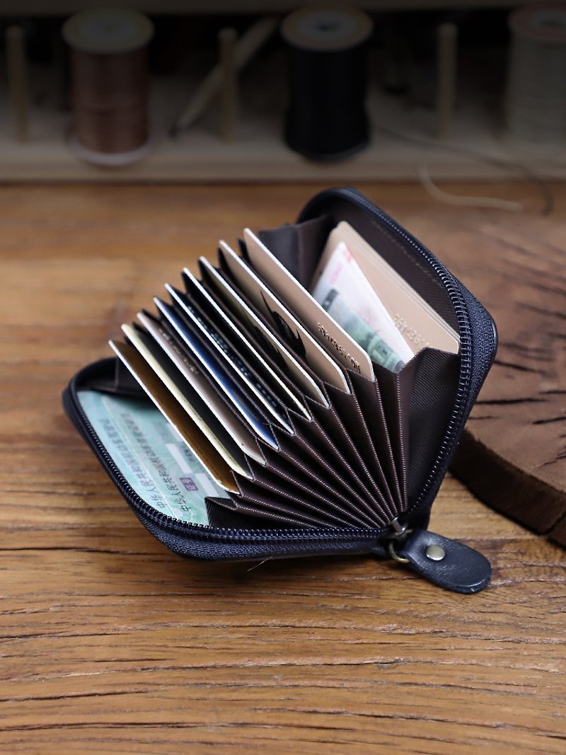 Handmade Genuine Leather Card Bag Credit Card Slot Coin Purse - อื่นๆ - หนังแท้ สีน้ำเงิน
