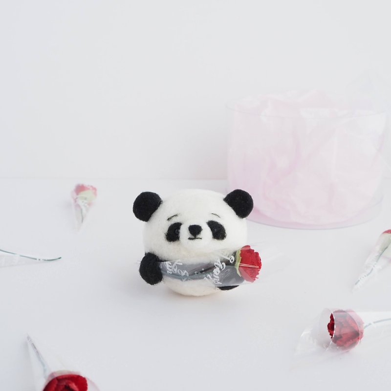 -母の日限定-まゆパンダがカーネーションを贈ります。 羊毛フェルト - 公仔/玩偶 - 羊毛 紅色