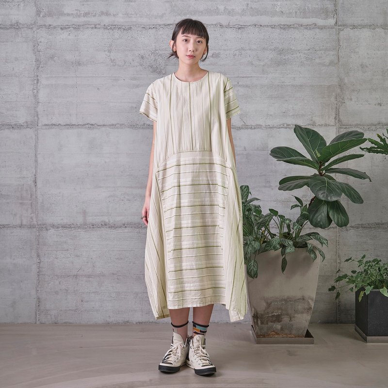 Loose side pocket striped patchwork long dress - ชุดเดรส - ผ้าฝ้าย/ผ้าลินิน สีกากี