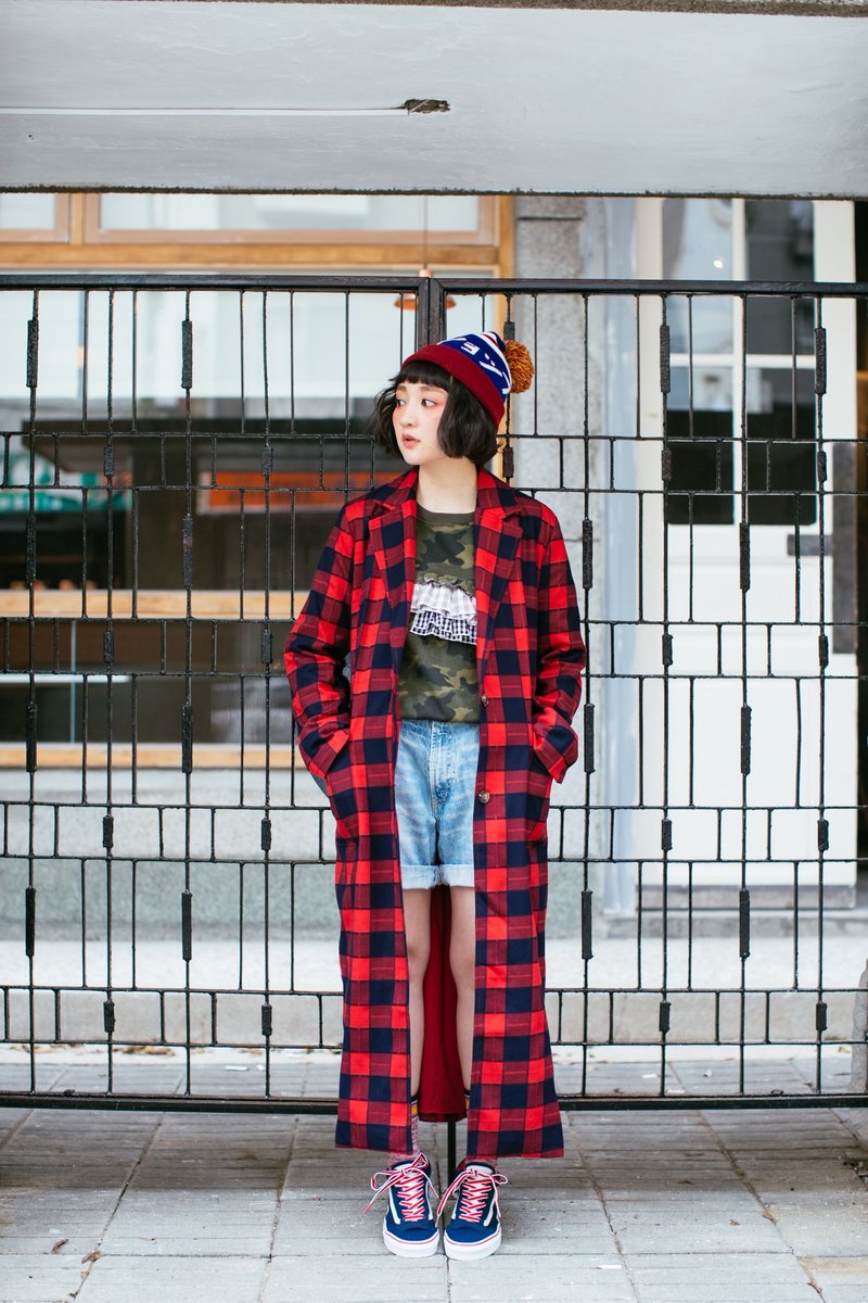 :EMPHASIZE雙口袋V領睡袍式西外 - 紅黑格 - 女大衣/外套 - 其他材質 紅色