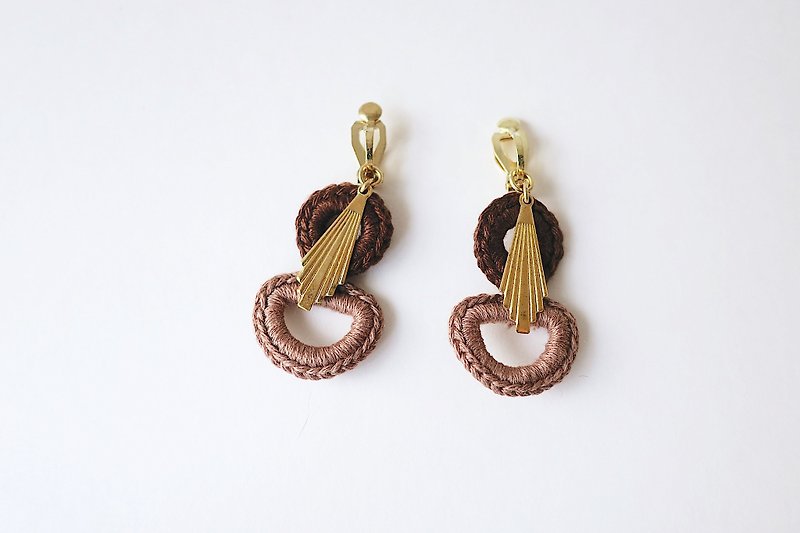 [] Endorphin Embroidery thread woven Bronze earrings - Earrings & Clip-ons - Cotton & Hemp Brown
