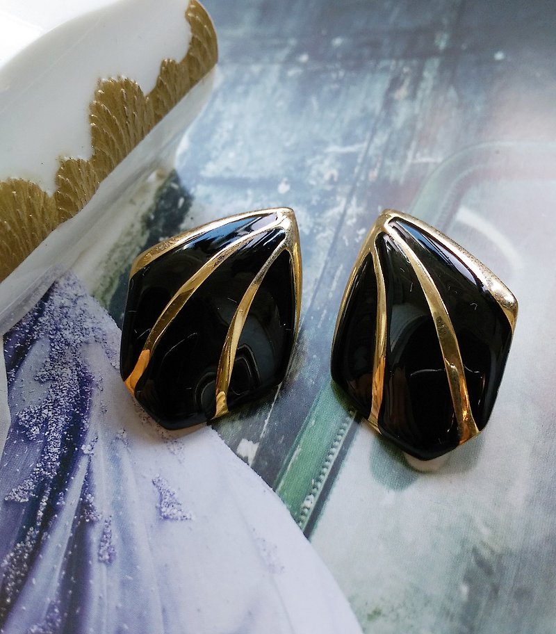Western antique jewelry. Flying kite black enamel pin earrings - Earrings & Clip-ons - Other Metals Black