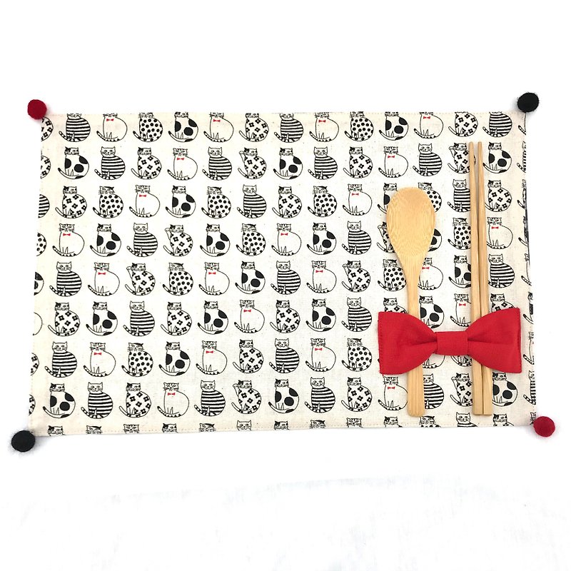 Exchange gifts - handmade placemats - children's tarps - bowtie cats - ผ้ารองโต๊ะ/ของตกแต่ง - วัสดุกันนำ้ สีเงิน