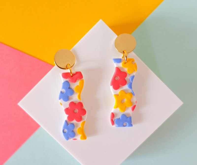 Stubborn Series-Wavy Three-color Flower Totem Handmade Soft Ceramic Earrings/Clips Can Be Changed - Earrings & Clip-ons - Pottery Multicolor