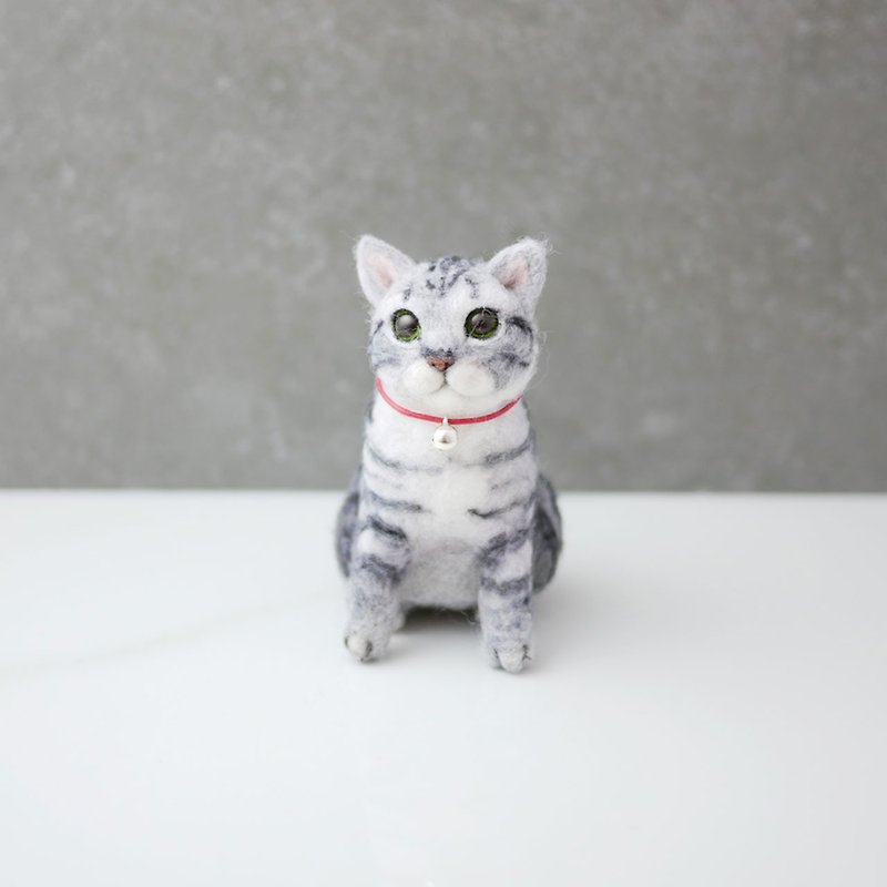 Customized pet wool felt American shorthair cat sitting obediently series Customized Valentine's Day - ตุ๊กตา - ขนแกะ สีเทา