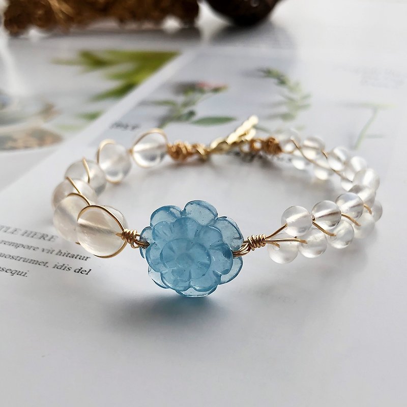 Astlandia White Moonlight Aquamarine Flower Bracelet | Blue Moonlight Aquamarine Carved Winding OT Buckle - Bracelets - Crystal White