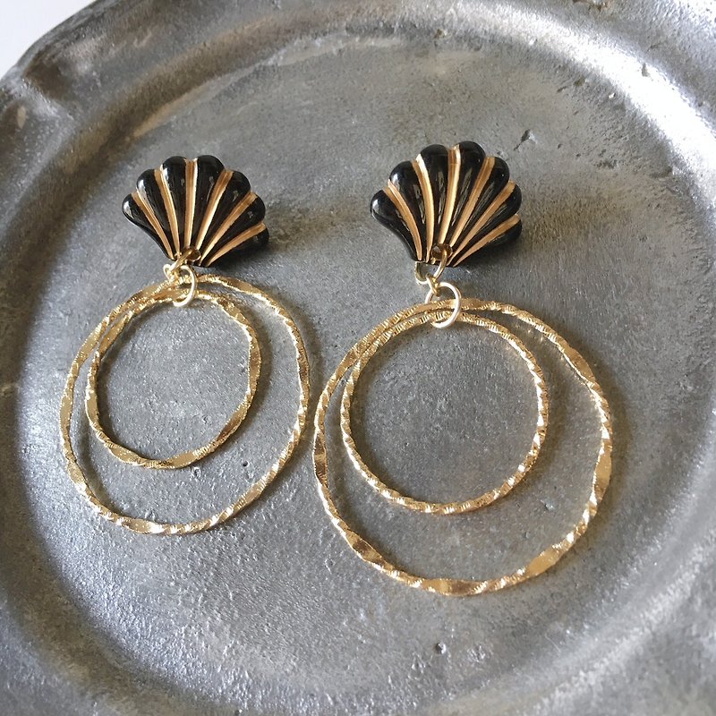 Black & Gold Shellfish Beads Pierced earrings Vol.2 - ピアス・イヤリング - アクリル ブラック
