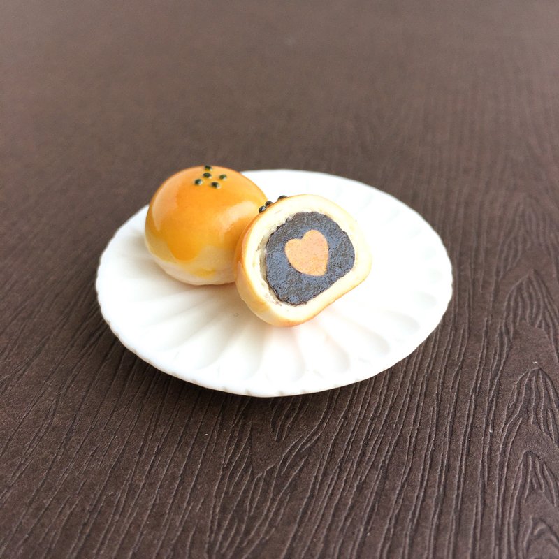 切半蛋黃酥 愛心蛋黃 耳環 單耳 中秋月餅ダンファンス - 耳環/耳夾/耳骨夾 - 黏土 橘色
