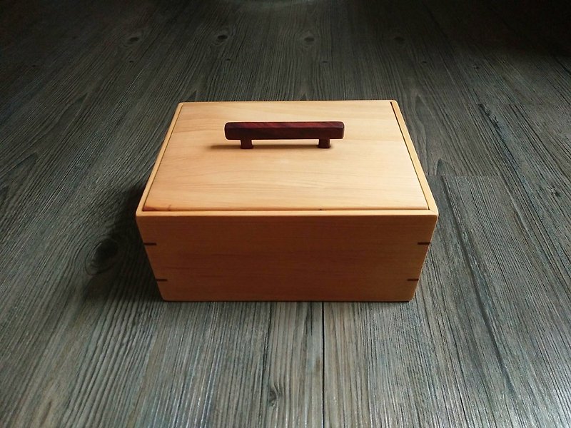Taiwan Elm + Zambia blood sandal storage box - Storage - Wood Brown