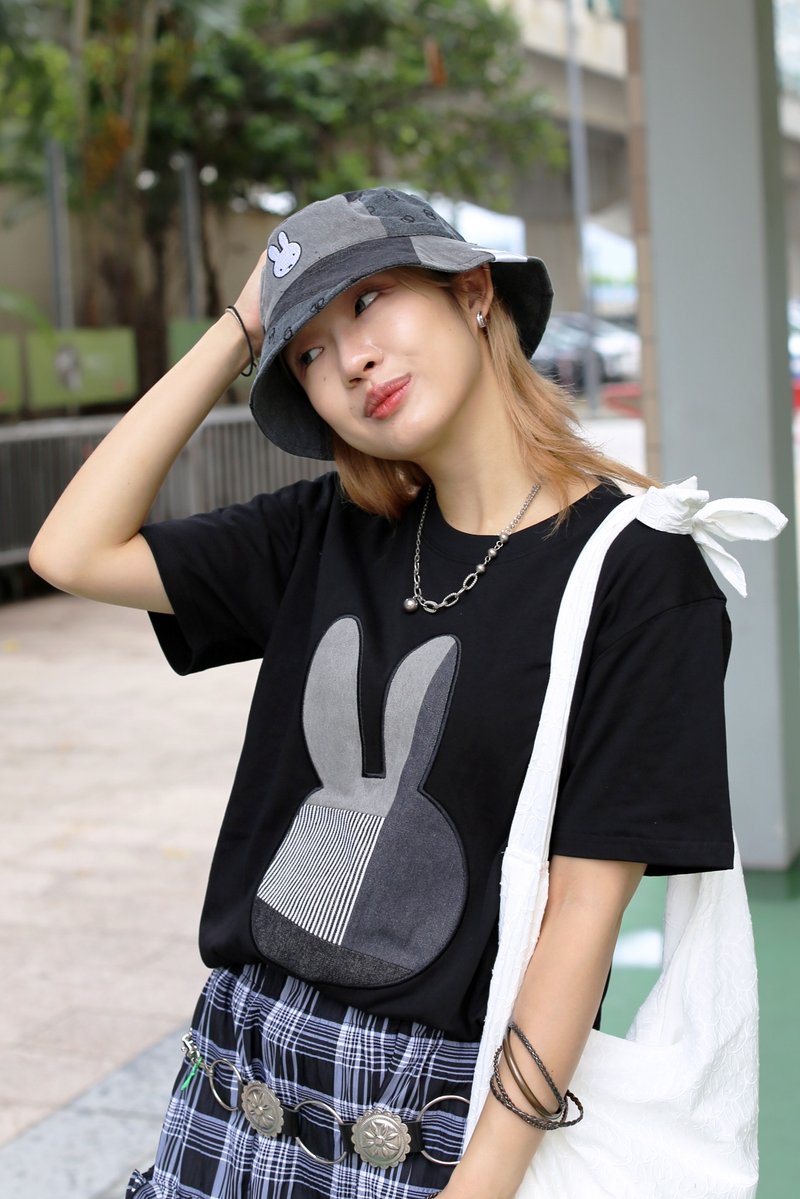 【Pinkoi x miffy】MIFFY 藍 黑色牛仔拼布TEE - 帽T/大學T - 棉．麻 多色