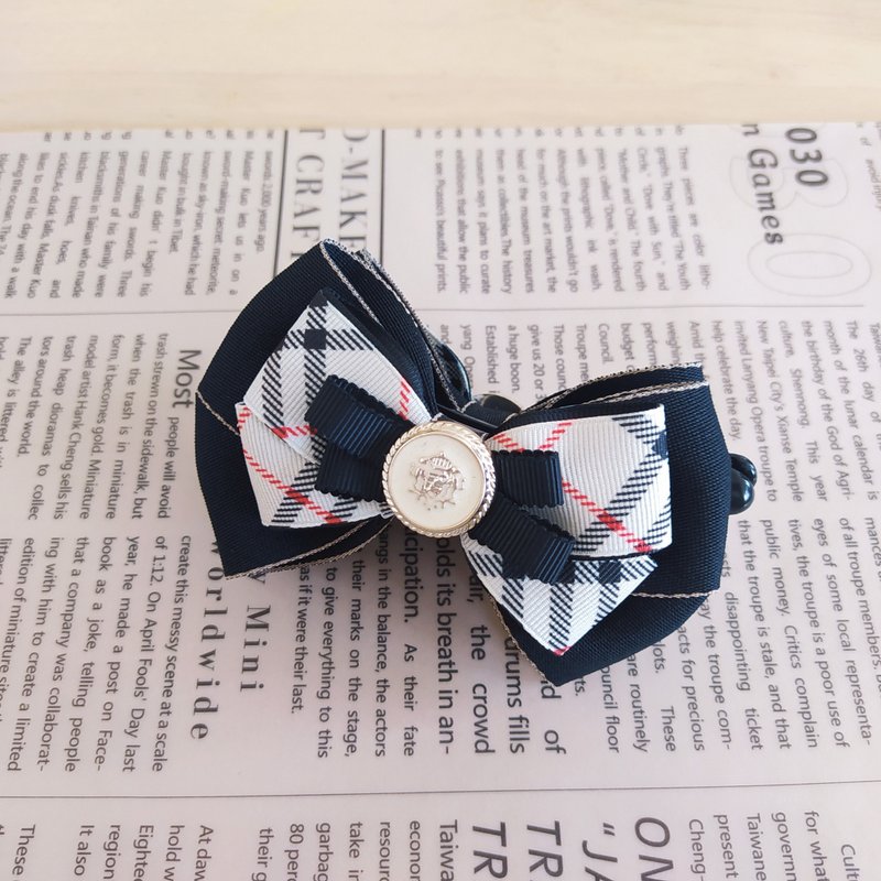 College style diagonal plaid bow banana clip - เครื่องประดับผม - วัสดุอื่นๆ สีกากี