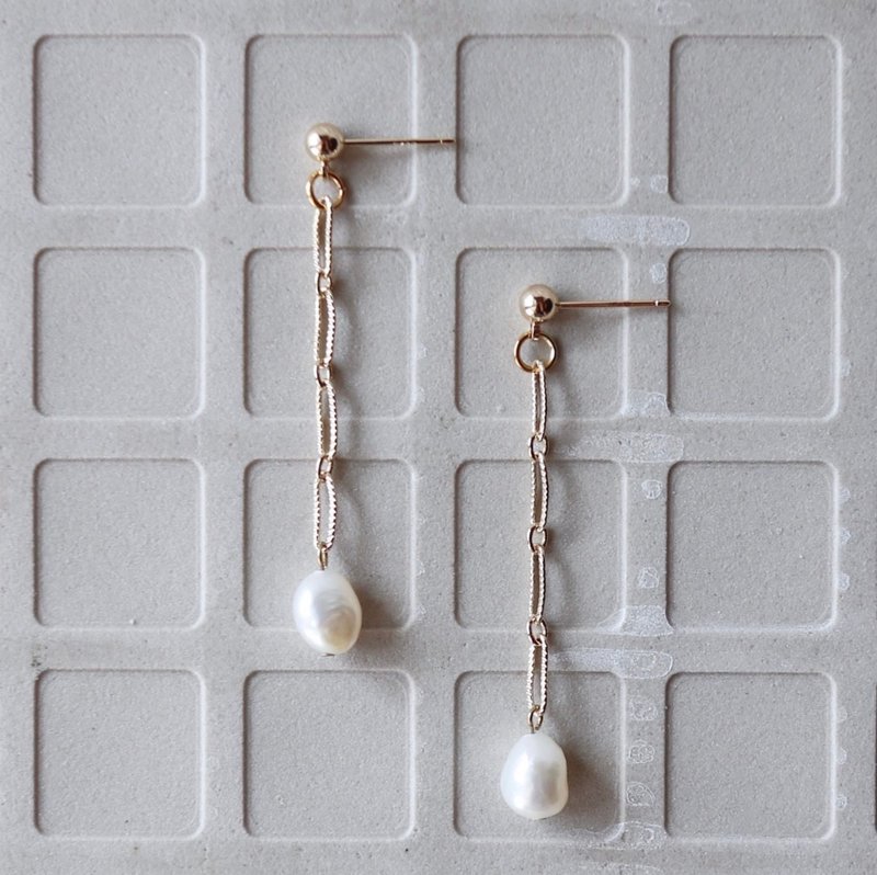 02:05 AM based sub - Bronze earrings / pearl earrings / ear Clip-On - Earrings & Clip-ons - Pearl White