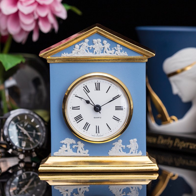 Wedgwood 古典藍燦金浮雕陶瓷時鐘 英國製建築造型桌鐘 座鐘擺飾 - 時鐘/鬧鐘 - 瓷 