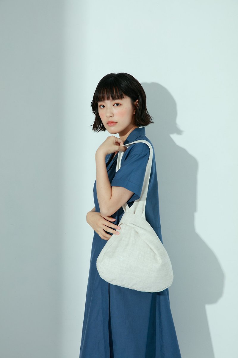 Egg Pack Linen Handbag/Light Travel Bag/Tote Bag/Shopping Bag - Handbags & Totes - Cotton & Hemp White