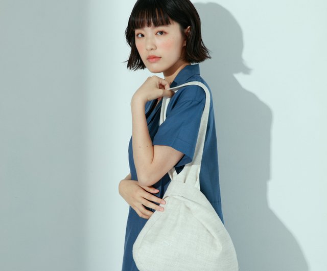 Light handbags for travel sale