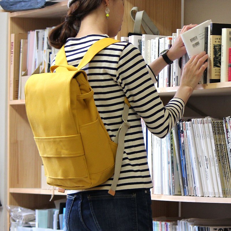 loiter: Mustard Takashima Canvas Backpack - กระเป๋าเป้สะพายหลัง - ผ้าฝ้าย/ผ้าลินิน สีเหลือง