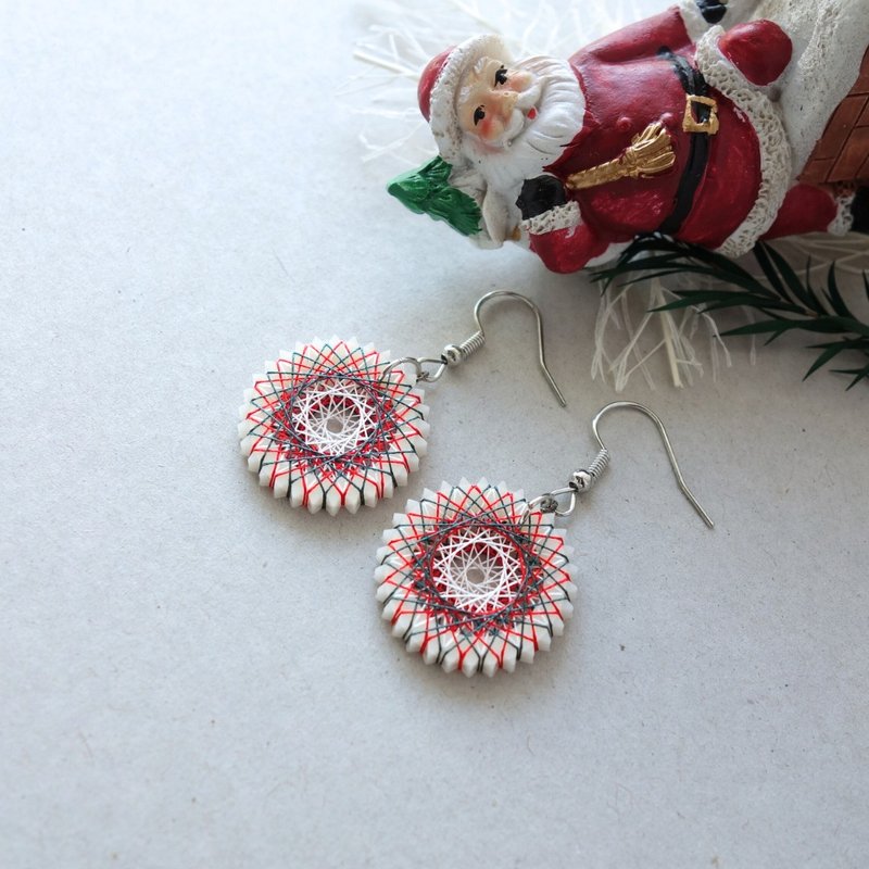 クリスマスカラーのイヤリング / ピアス / 絹糸 / 送料無料 - 耳環/耳夾/耳骨夾 - 絲．絹 白色