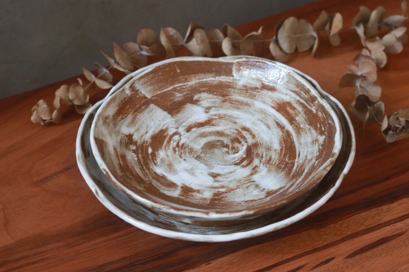 刷紋枇灰花邊盤 - 盤子/餐盤/盤架 - 陶 