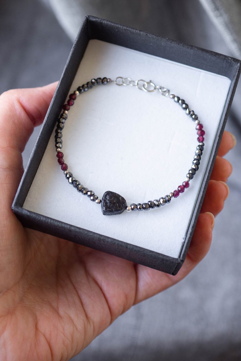 925 Silver Bracelet, rough tourmaline, hematite, garnet, Scorpio gem, Halloween - 手鍊/手環 - 寶石 多色