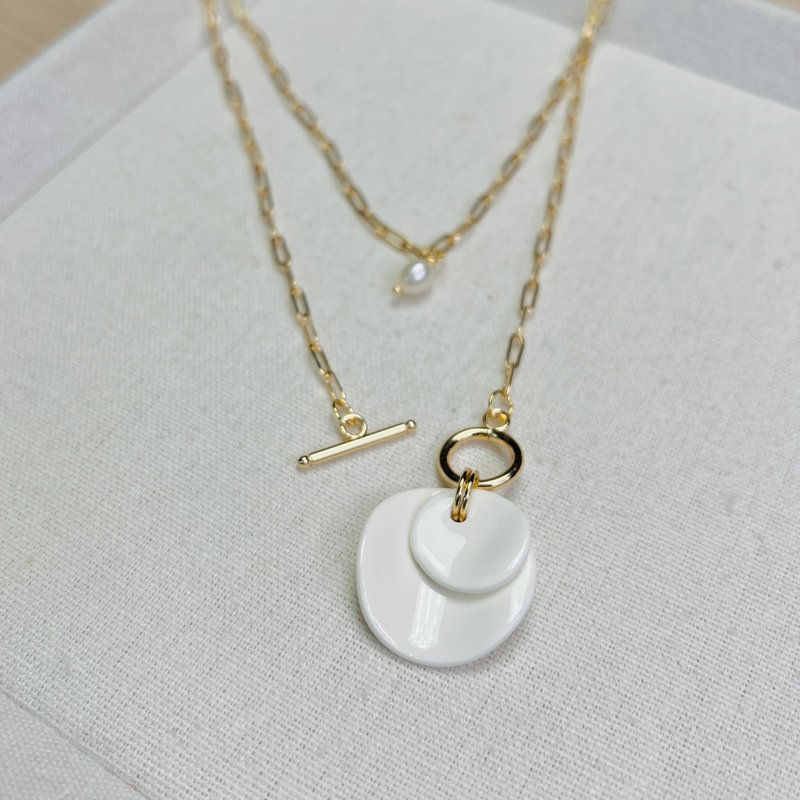 Urban Chic 都會系列  白瓷珍珠項鍊  Pearl Drift  珍珠漫動 - 項鍊 - 瓷 