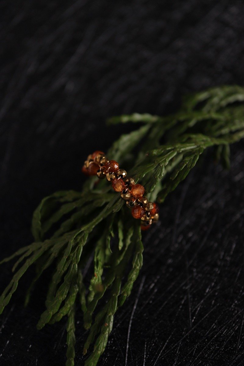 14KGF 石榴石×赤鐵礦 天然石戒指 可調指圍 編織系列-暮金 - 戒指 - 寶石 金色